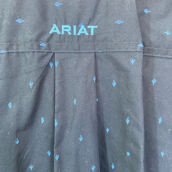 Ariat Men's Pollerd Shirt Large Long Sleeve Fitted Dark Blue Cactus Print Button - Picture 7 of 14